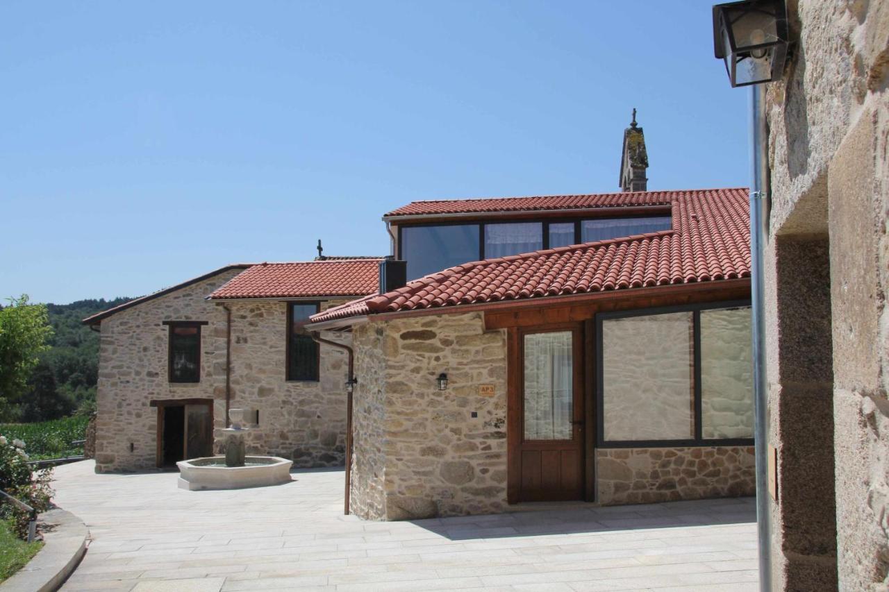 BarantesO Muino Casa Ferrador Ribeira Sacraアパートメント エクステリア 写真